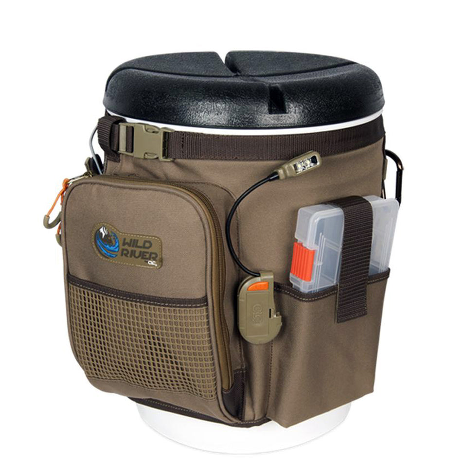 Organisateur de seau Wild River RIGGER de 5 gallons avec lumières, support de pince et cordon, 2 plateaux PT3500 et seau avec siège [WT3507]